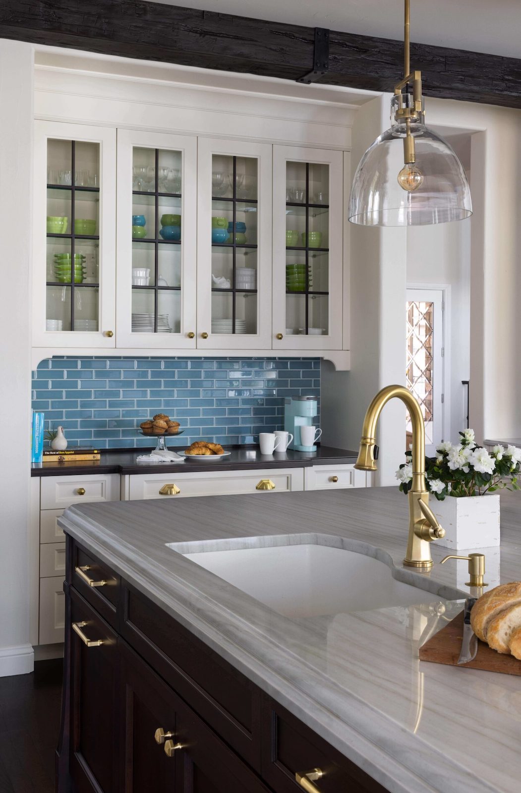kitchen design with colors