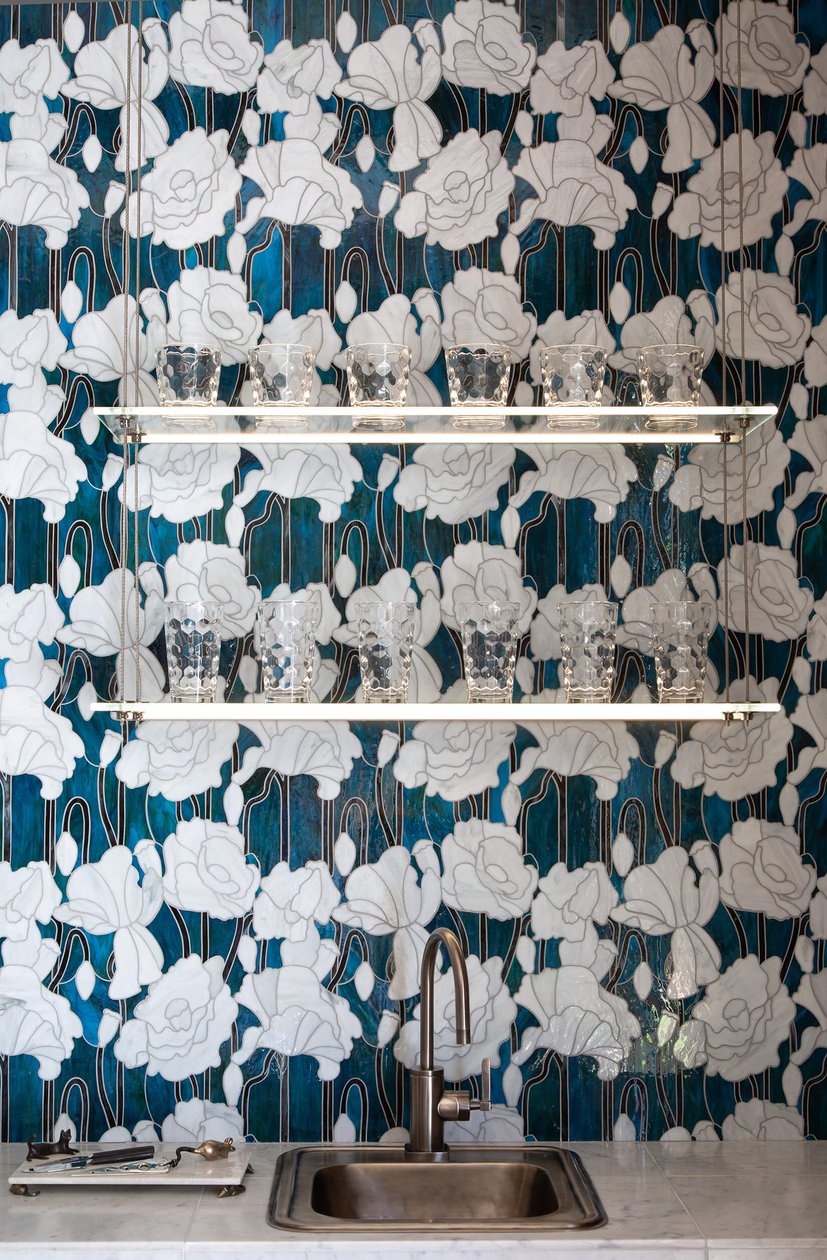 incorporating textures and materials into your kitchen
