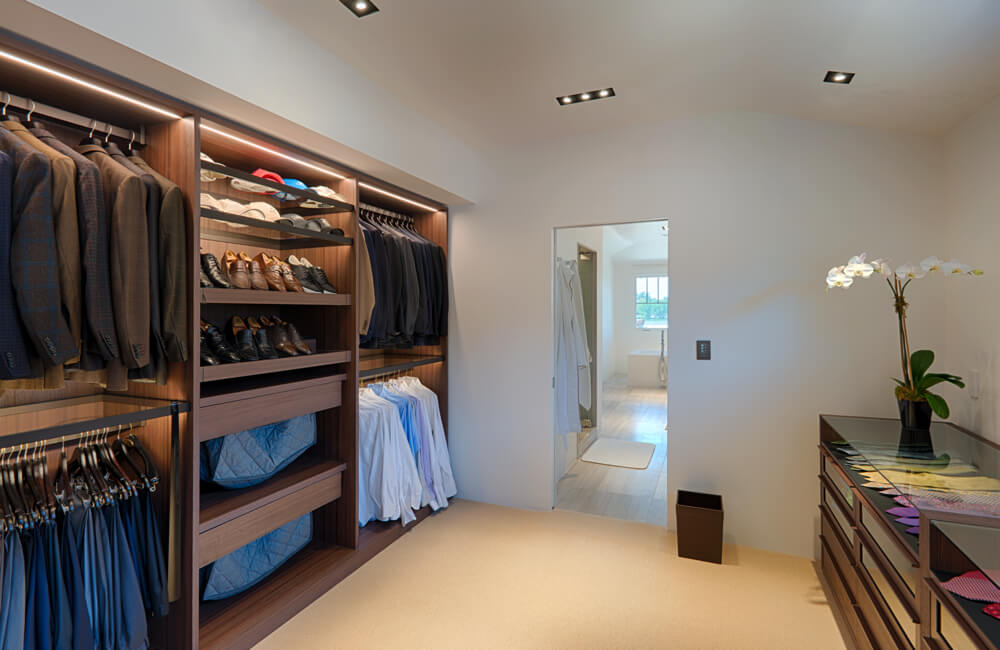 maximizing closet space